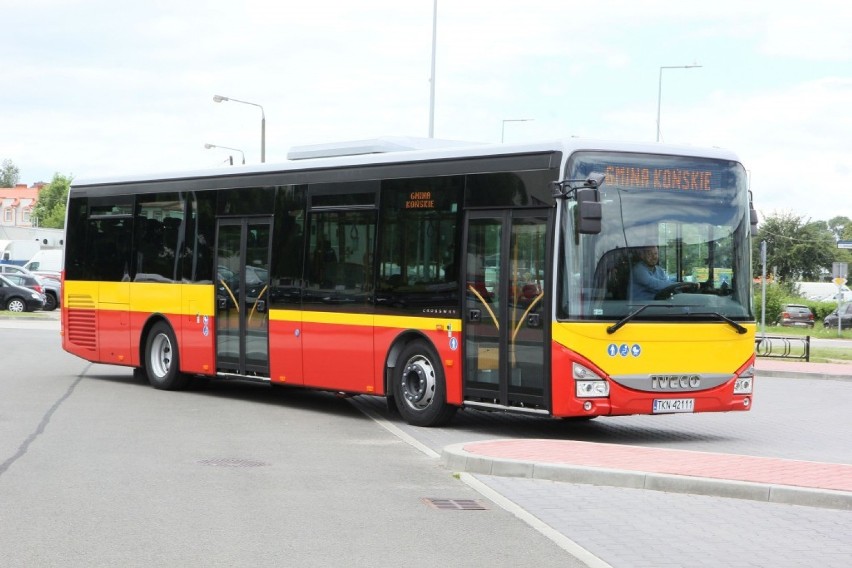 Końskie mają dwa nowe autobusy. To pełnowymiarowe MAXI IVECO BUS. Zobacz jak wyglądają