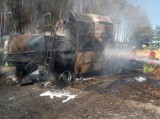 Kombajn na polu nagle zaczął się palić. Kolejna akcja strażaków