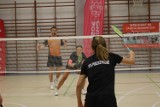 Niezwykły turniej w Gnieźnie. Zawodnicy z całej Polski grali w… badmintona!