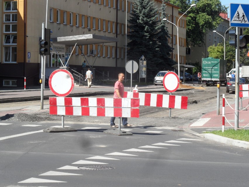 Sobieskiego w połowie zamknięta ZDJĘCIA