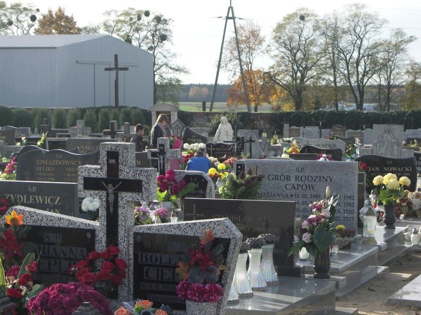 ZADUSZKI: Odwiedziliśmy 6 cmentarzy w 5 miastach [GALERIA ZDJĘĆ] 