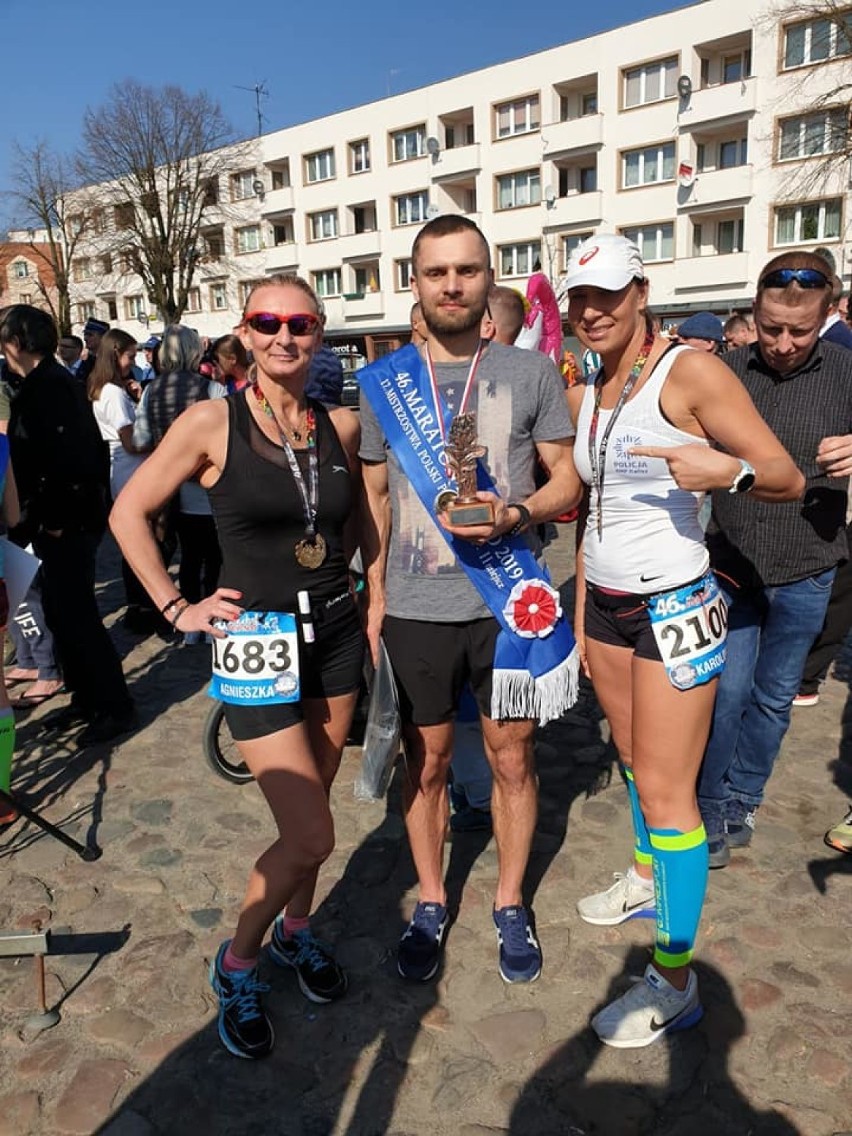 Kaliszanin Aron Przybył został wicemistrzem Polski policjantów w maratonie ZDJĘCIA