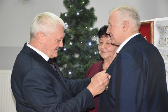 18 grudnia 2023 roku 13 par z gminy Chocz odebrało z rąk burmistrz Mariana Wielgosika Medale za Długoletnie Pożycie Małżeńskie przyznane przez prezydenta RP Andrzeja Dudę