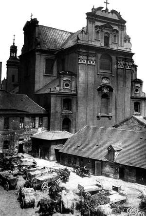 Napoleon w apartamentach Hotelu Saskiego (przy ulicy Wrocławskiej) proklamował powstanie Królestwa Saksonii. W 1900 roku hotel popadł w całkowitą ruinę.