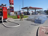 Zapach gazu na stacji paliw w Jędrzejowie. Zamknięto ruch na ulicy Pińczowskiej