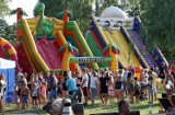 Połowinki wakacyjne na plaży "Delfin". Będzie koncert disco polo, pokazy Strong Man i atrakcje dla dzieci