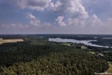 Jezioro Jankowskie z lotu ptaka. Tam mieszkańcy okolic szukają ochłody! [FOTO]