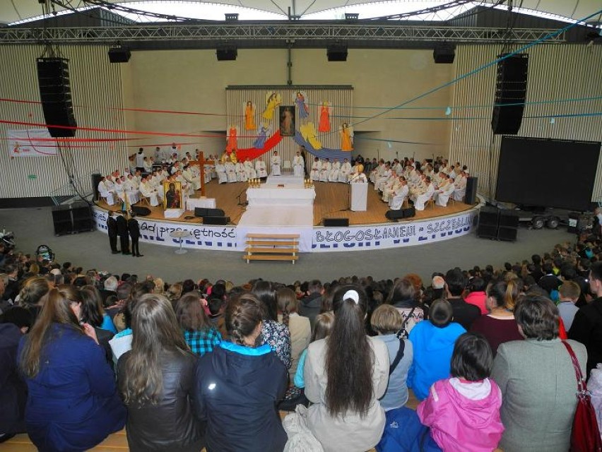 Żywiec: Modlili się w amfiteatrze o dobre przygotowanie do Światowych Dni Młodzieży - Kraków 2016