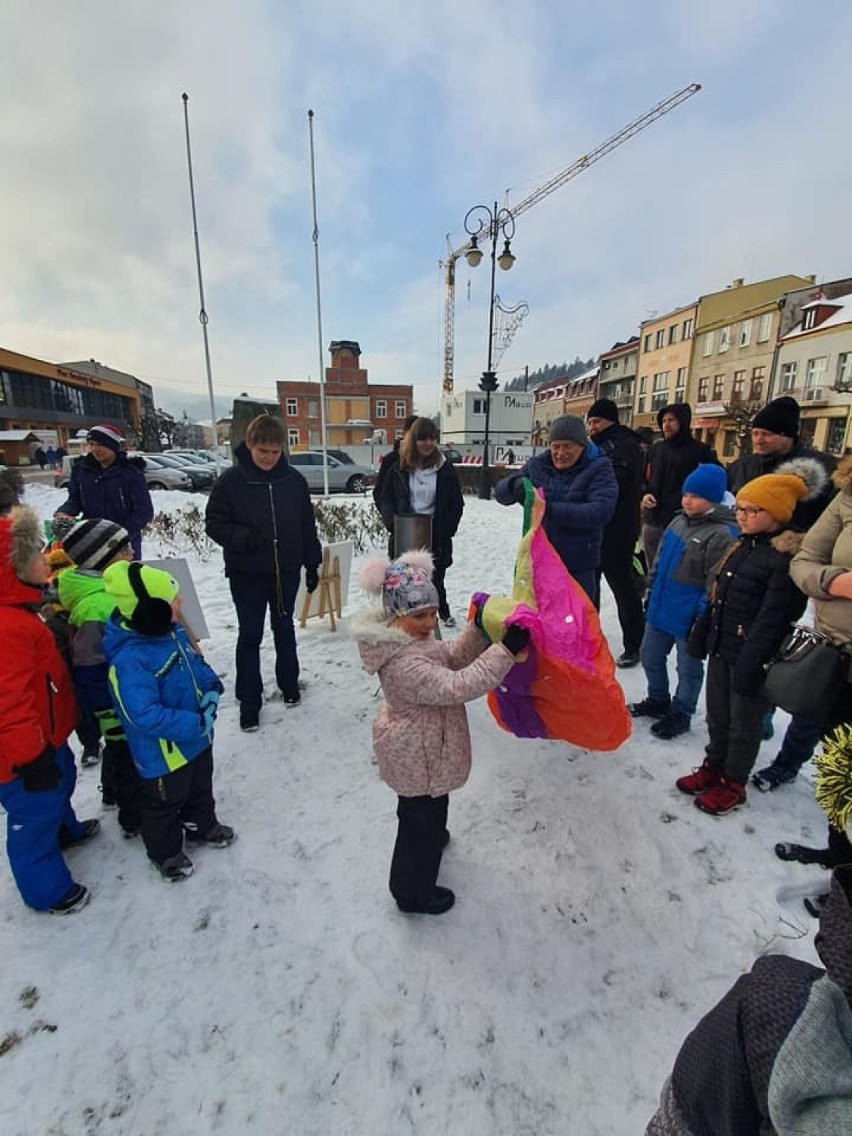 Muszyna. Tradycyjnie w Sylwestra do nieba poleciały kolorowe balony