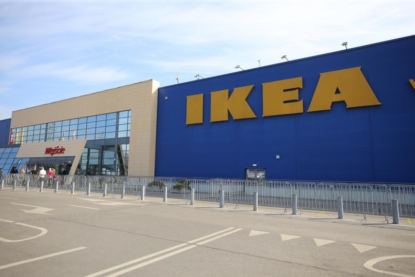 IKEA właśnie ogłosiła ogromną wyprzedaż. Ceny towarów...