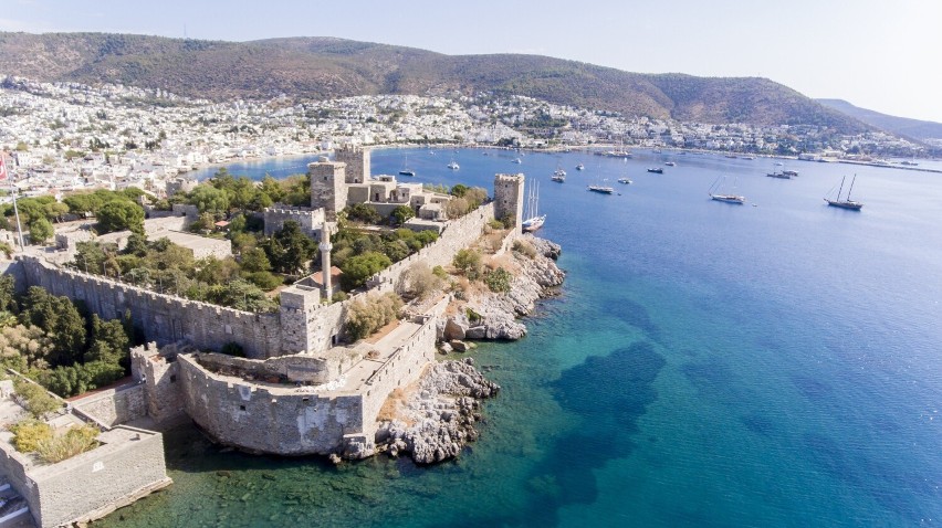 Bodrum to plaże, turkusowa woda i zamek, który można...