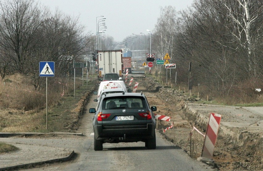 Przebudowa ulicy Gniewomierskiej w Legnicy [ZDJĘCIA]