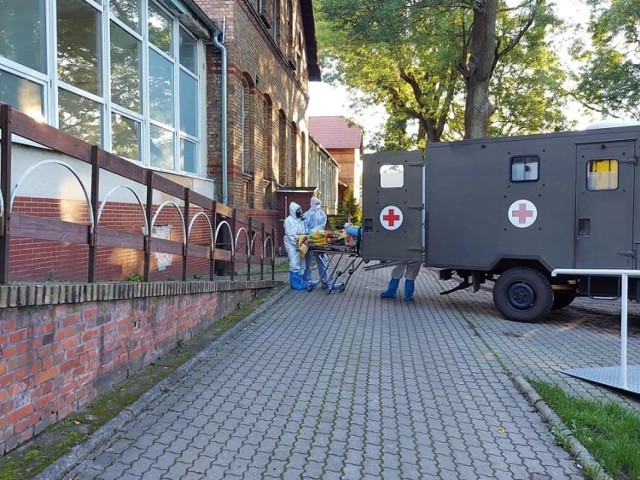 Na początku października w Domu Pomocy Społecznej dla Kombatantów w Zielonej Górze wykryto już ponad 100 zakażeń na koronawirusa. Podopiecznych sukcesywnie ewakuowano do lubuskich lecznic.