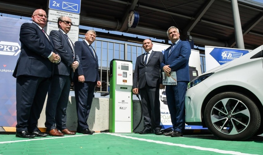 Stacja ładowania pojazdów elektrycznych w Bydgoszczy przy...