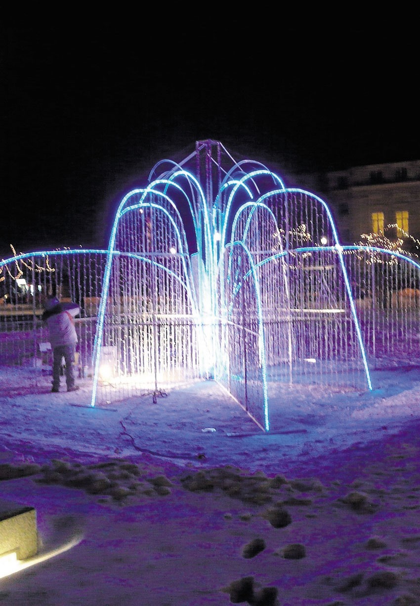 Chętnie fotografowana jest fontanna na pl. Narutowicza