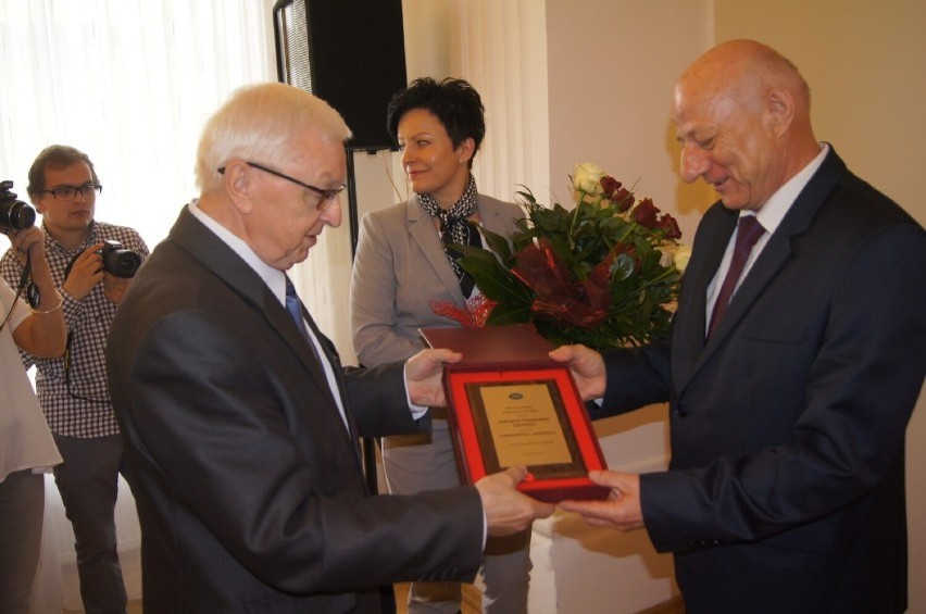 w 2016 roku Andrzej Chowis otrzymał nagrodę  Samorządowiec -...