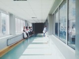 Epidemia grypy w Warszawie. Szpitale wprowadzają zakaz odwiedzin 