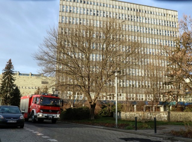 Doszło do rozszczelnienia butli z ciekłym azotem na wydziale chemii Uniwersytetu Wrocławskiego