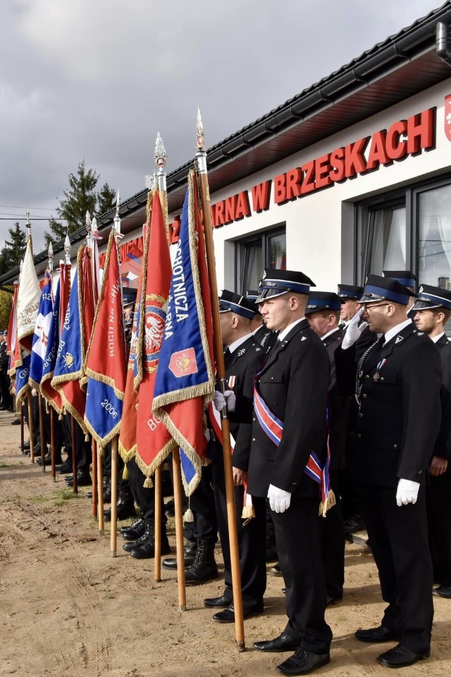 To było wielkie święto w gminie Sędziejowice. Ochotnicza Straż Pożarna w Brzeskach obchodziła jubileusz 75-lecia. Dodatkowym powodem do strażackiego świętowania było oddanie do użytku budynku strażnicy po termomodernizacji.