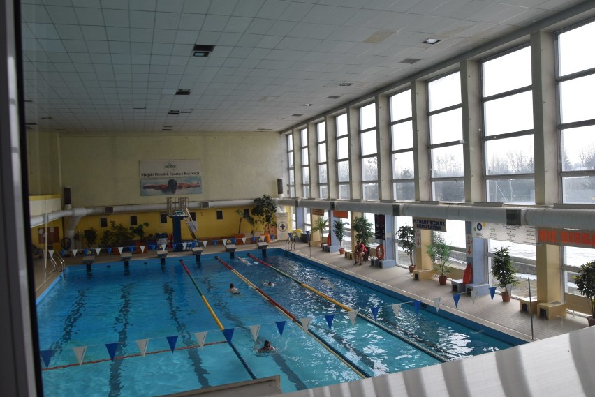 Tragedia na basenie w Rybniku. Utonął 14-letni chłopiec