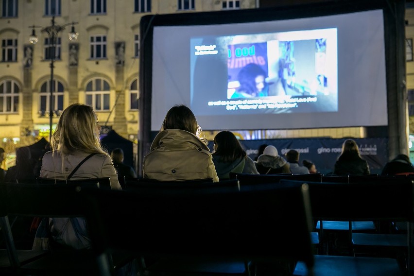 Kino plenerowe na pl. Szczepańskim.