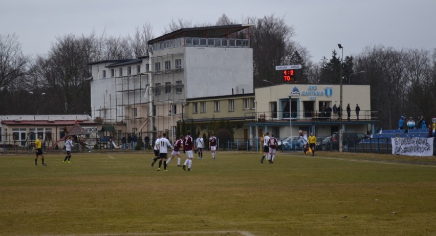 Wiosenna runda piłkarska- na inaugurację GKS Cartusia zremisowała 2:2 z Kaszubią Kościerzyna FOTO