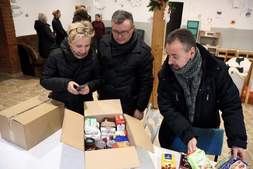 Pomoc dla ukraińskich rodzin: z kraju kwitnącej wiśni wprost do Jabłonnej i Krężnicy Jarej