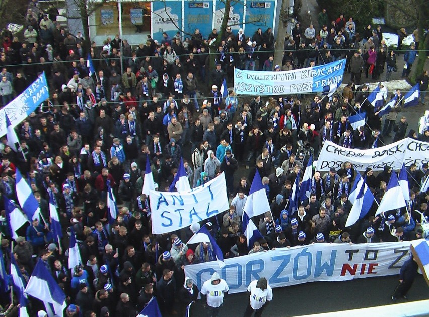 Styczeń 2011: wielki marsz kibiców