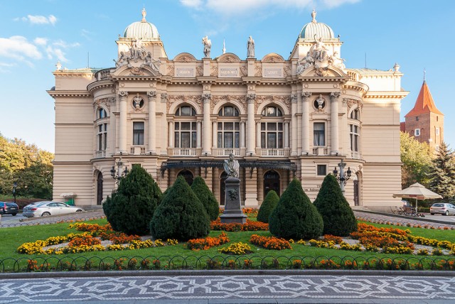 Plac Świętego Ducha 1

Gmach Teatru, pl. św. Ducha 1
16.00, 16.30 i 17.30 Zwiedzanie budynku teatru (3 tury)
Gmach Teatru, pl. św. Ducha 1, Duża Scena
19.00  „Arszenik i stare koronki” Josepha Kesselringa w reżyserii Krzysztofa Babickiego
Małopolski Ogród Sztuki, Sala Widowiskowa, ul. Rajska 12
21.30 „Dzieje upadków” wg. powieści Honore de Balzaca „Kuzynka Bietka” w reżyserii Małgorzaty Warsickiej
Scena Miniatura, pl. św. Ducha 2
24.00 „Ziemia, planeta ludzi” Antoine’a de  Saint-Exupery w reżyserii Darii Kopiec
Małopolski Ogród Sztuki, Sala Widowiskowa, ul. Rajska 12
23.00 "Więcej niż możesz zjeść" - czytanie felietonów parakulinarnych Doroty Masłowskiej
Foyer Teatru, pl. św. Ducha 1
22.00 Nocny Krakowski Salon Poezji „Poezja w teatrze”