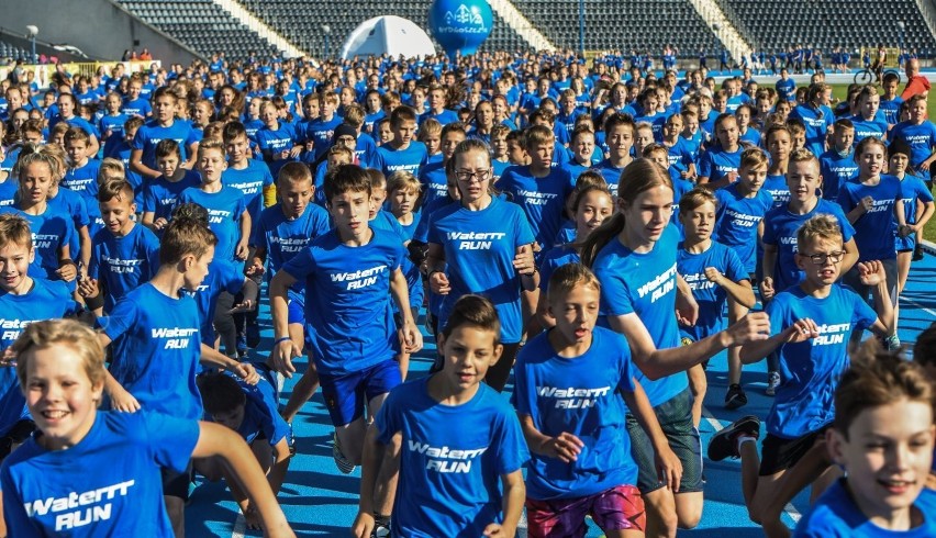 Waterr Run Bydgoszcz 2017. Najmłodsi biegali z Pawłem Januszewskim i Sebastianem Chmarą [zdjęcia]