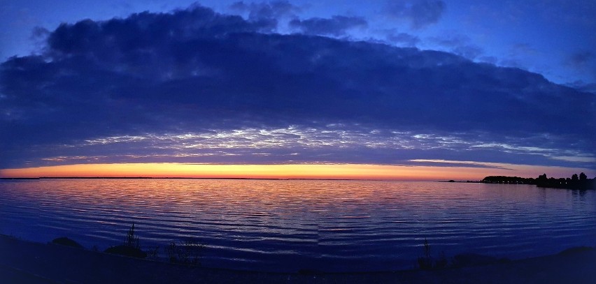 Foto powiat pucki (lato 2018): bardzo barwny poranek nad Zatoką Pucką w obiektywie Adama Bizewskiego
