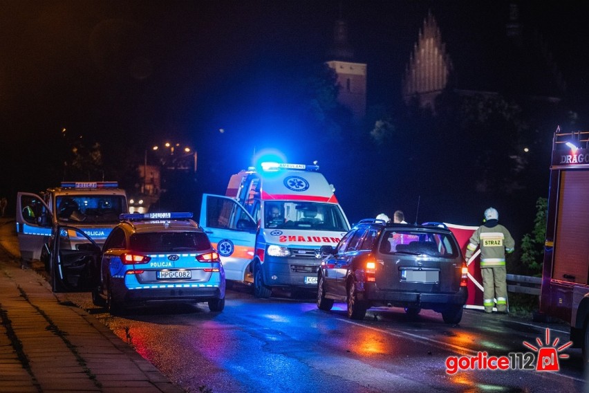 Reanimacja nie pomogła. Kierujący motorowerem zmarł po potrąceniu przez samochód