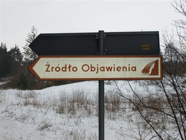 Idąc zgodnie ze znakami, najpierw natkniemy się na...