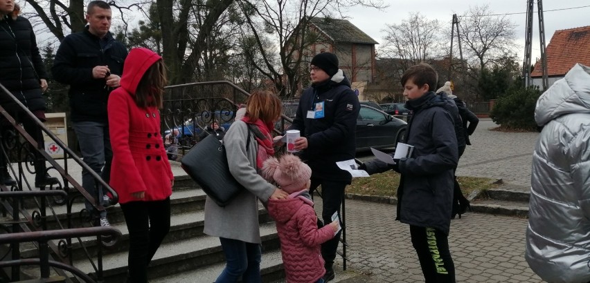 Pruszcz Gdański: Zbierali na operację rączek Gabrysi Stawiarskiej - 5-latki z Różyn - ZDJĘCIA