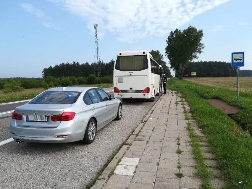 Akcja "Bezpieczny autobus" na podlaskich drogach. Policjanci kontrolowali autobusy