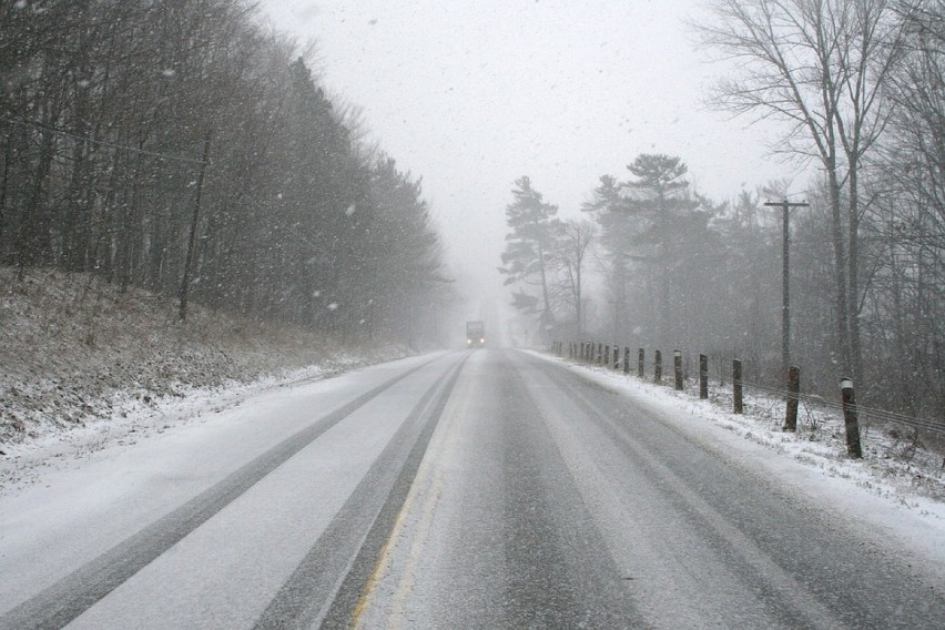 Tragiczne skutki burzy śnieżnej na Mazowszu. Nie żyje 6 osób
