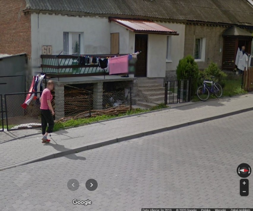 Przyłapani przez Google Street View w Karbowie....