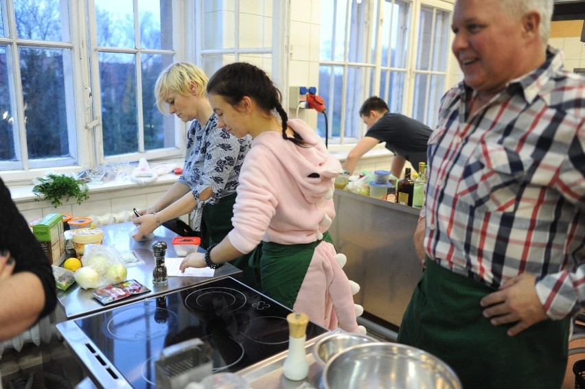 Pracownia gastromiczna ekonomika w Lesznie - 2018 rok i ,,Master Chef'' pokoleniowy w szkole