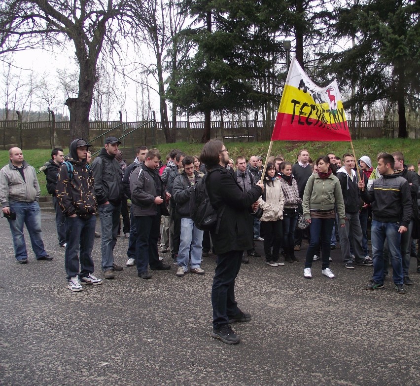 Jelenia Góra: Strajk studentów przeciw łączeniu wydziałów (ZDJĘCIA)