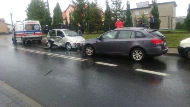 Wypadek w Jastrzębiu: czołowe zderzenie osobówek