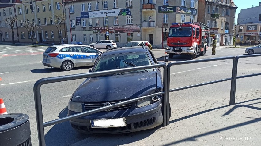 Wypadek na ul. Wojska Polskiego w Tczewie. Zderzyły się dwa samochody osobowe