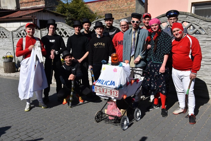 Tradycje ludowe nie zamierają. Siwki znów opanowały...