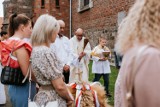 Dożynki parafialne w Objezierzu. Sołectwa złożyły wieńce przed ołtarzem