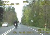 Gnał „jerzmanówką” na motocyklu próbując zgubić policyjny pościg. Ucieczka nie skończyła się dobrze