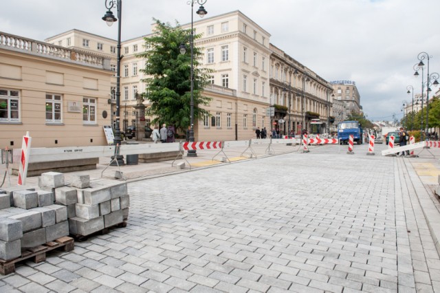 Kończy się remont Krakowskiego Przedmieścia. Tak będzie wyglądać po przebudowie [ZDJĘCIA]