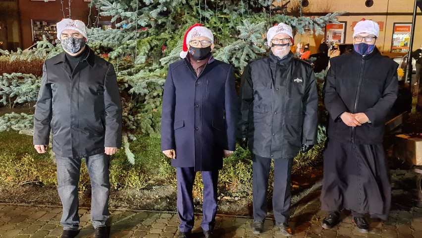 Rychwał: Kto powiedział, że Mikołaj nie może jeździć wozem strażackim  – mówił burmistrz Stefan Dziamara