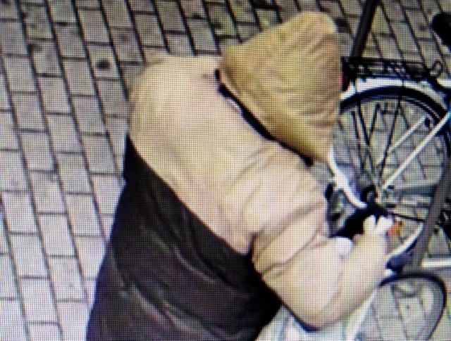 Krzyska policja poszukuje mężczyzny podejrzewanego o kradzież roweru