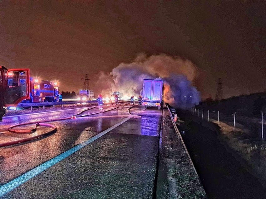 Pożar ciężarówki na A4 w Krakowie, autostrada stanęła