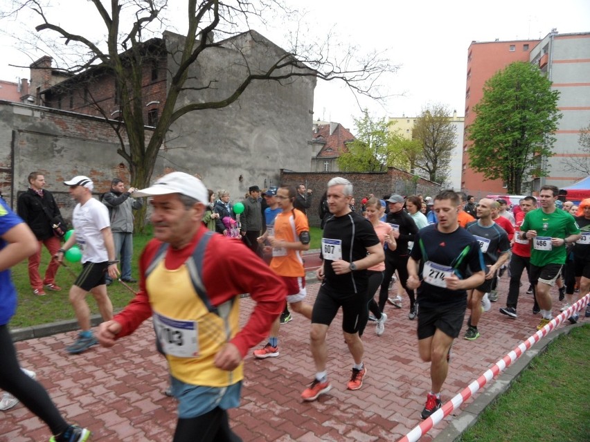 Piknik Sportowy Biegam z Sercem w Gliwicach. Ponad 500 osób pobiegło charytatywnie ulicami miasta