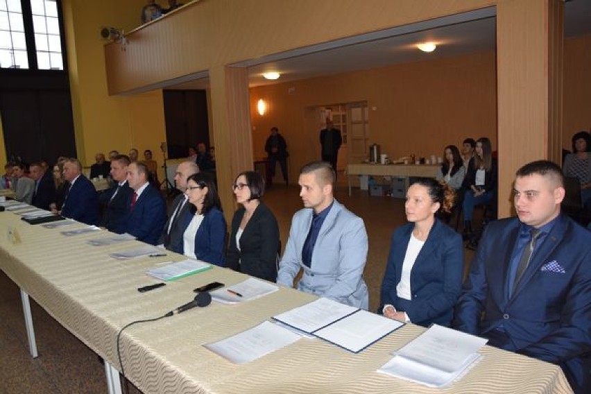 Radni z gminy Zelów oraz burmistrz Tomasz Jachymek złożyli ślubowanie